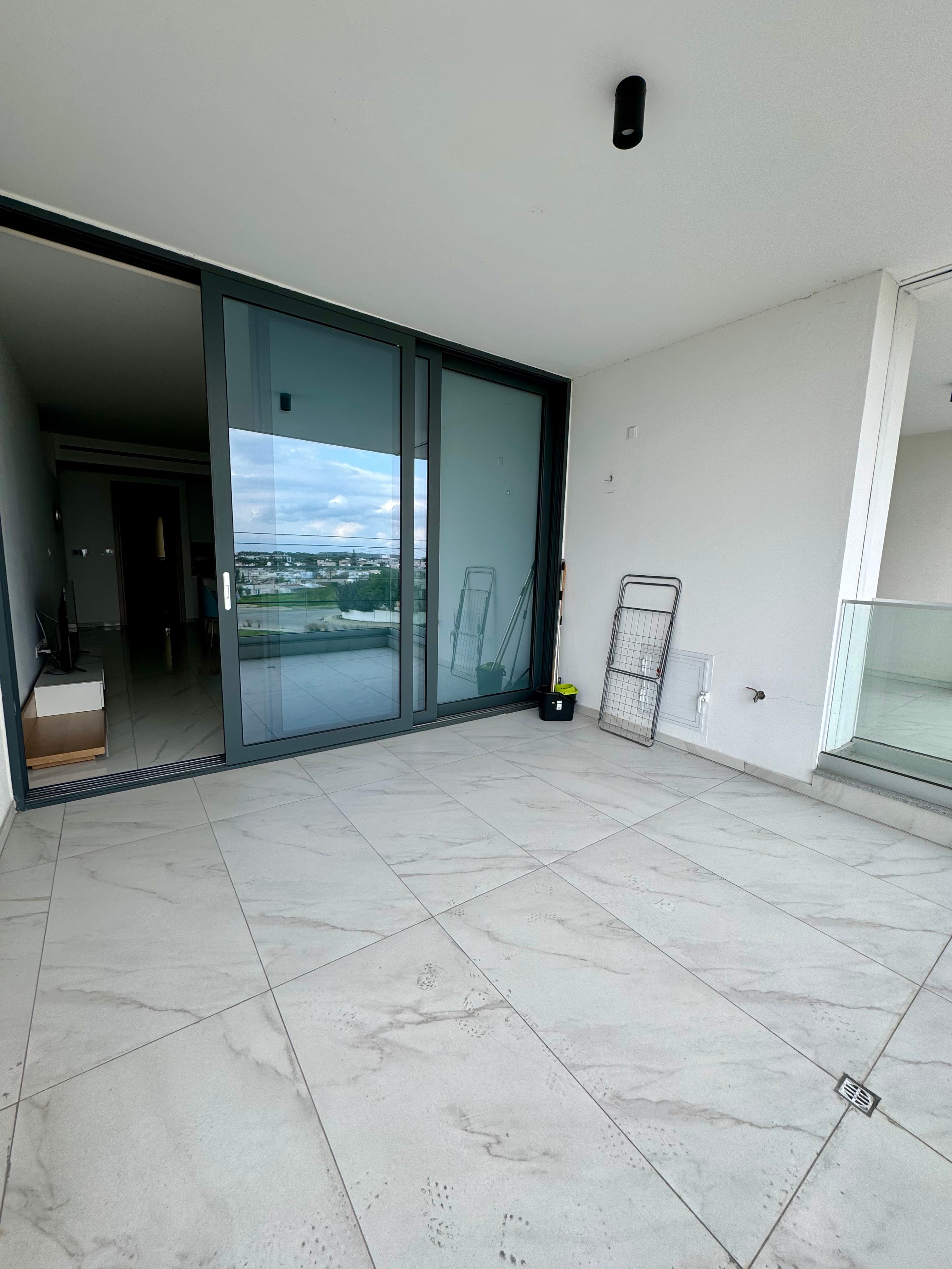 FOR RENT 2 BEDROOMS  €1050