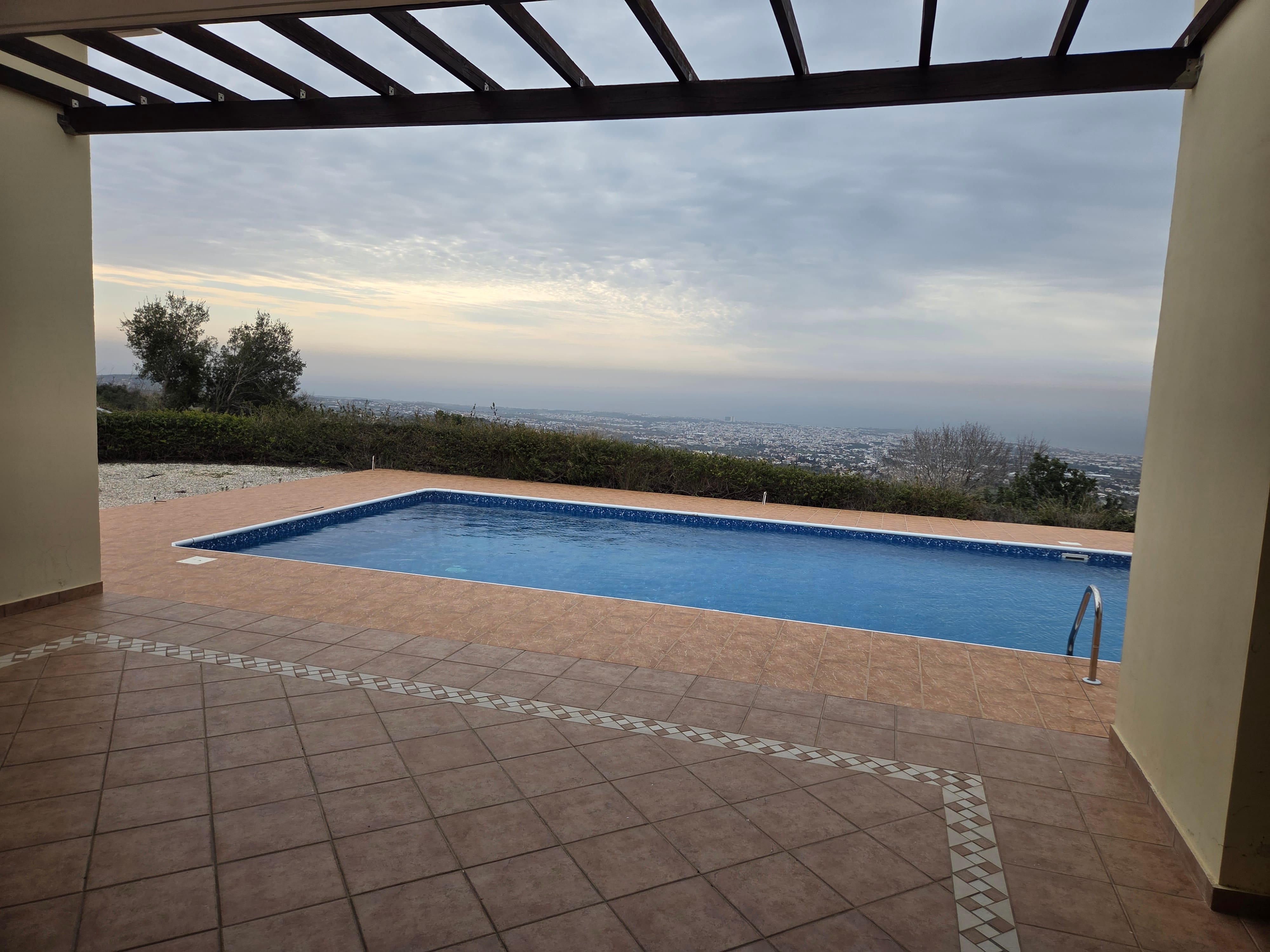 3 bedroom Detached house for rent