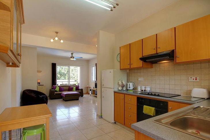 2 Bedroom Ground Floor Apartment for Rent – Universal, Paphos