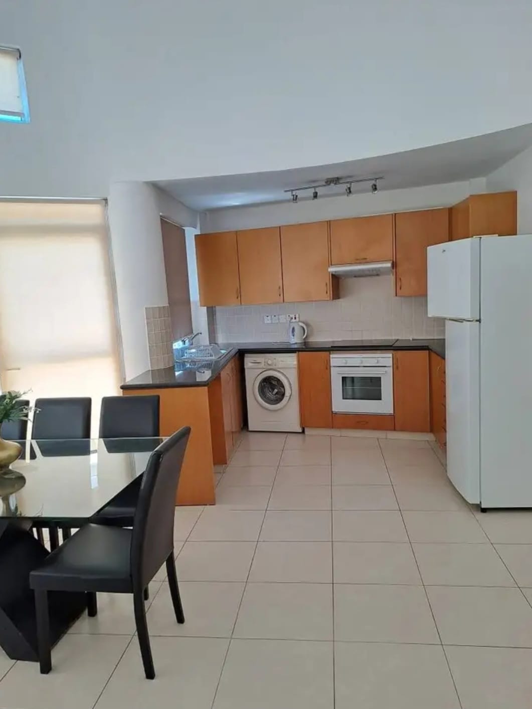 2 bedroom Semi-detached for rent