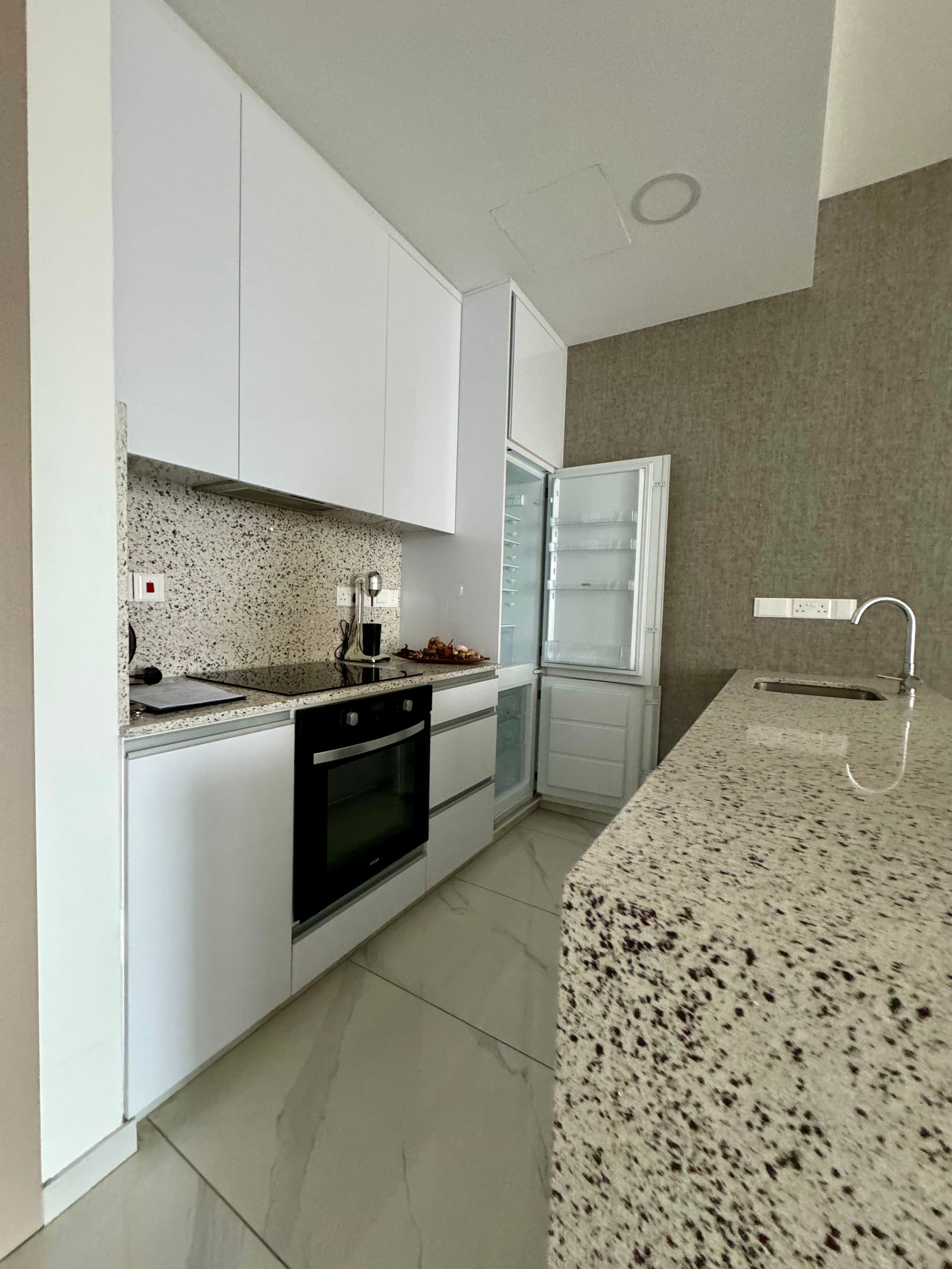 FOR RENT 2 BEDROOMS  €1050