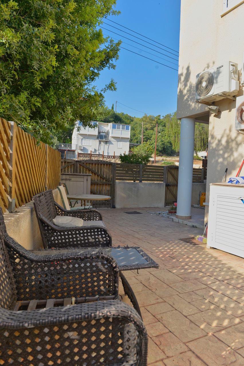 2 Bedroom Ground Floor Apartment for Rent – Universal, Paphos