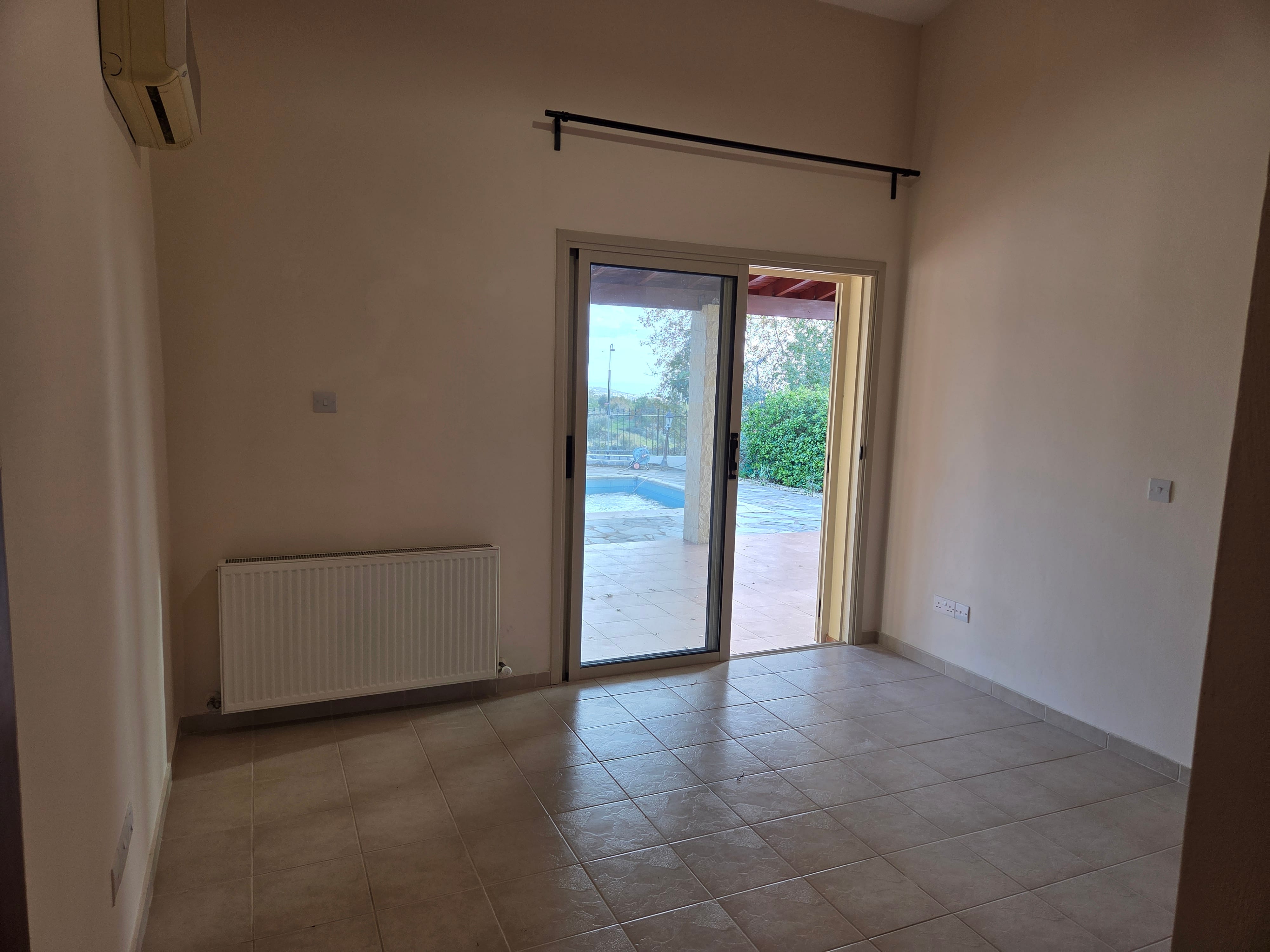 4 bedroom Detached house for rent