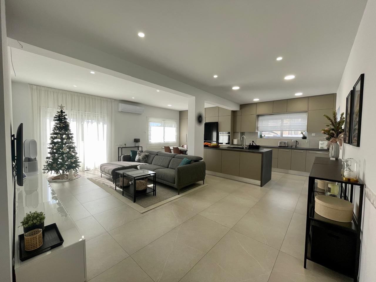 4 Bed SemiDetached House fo rent