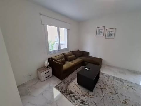 Modern 3 Bedroom Apartment with Private Pool for Rent – Universal, Paphos