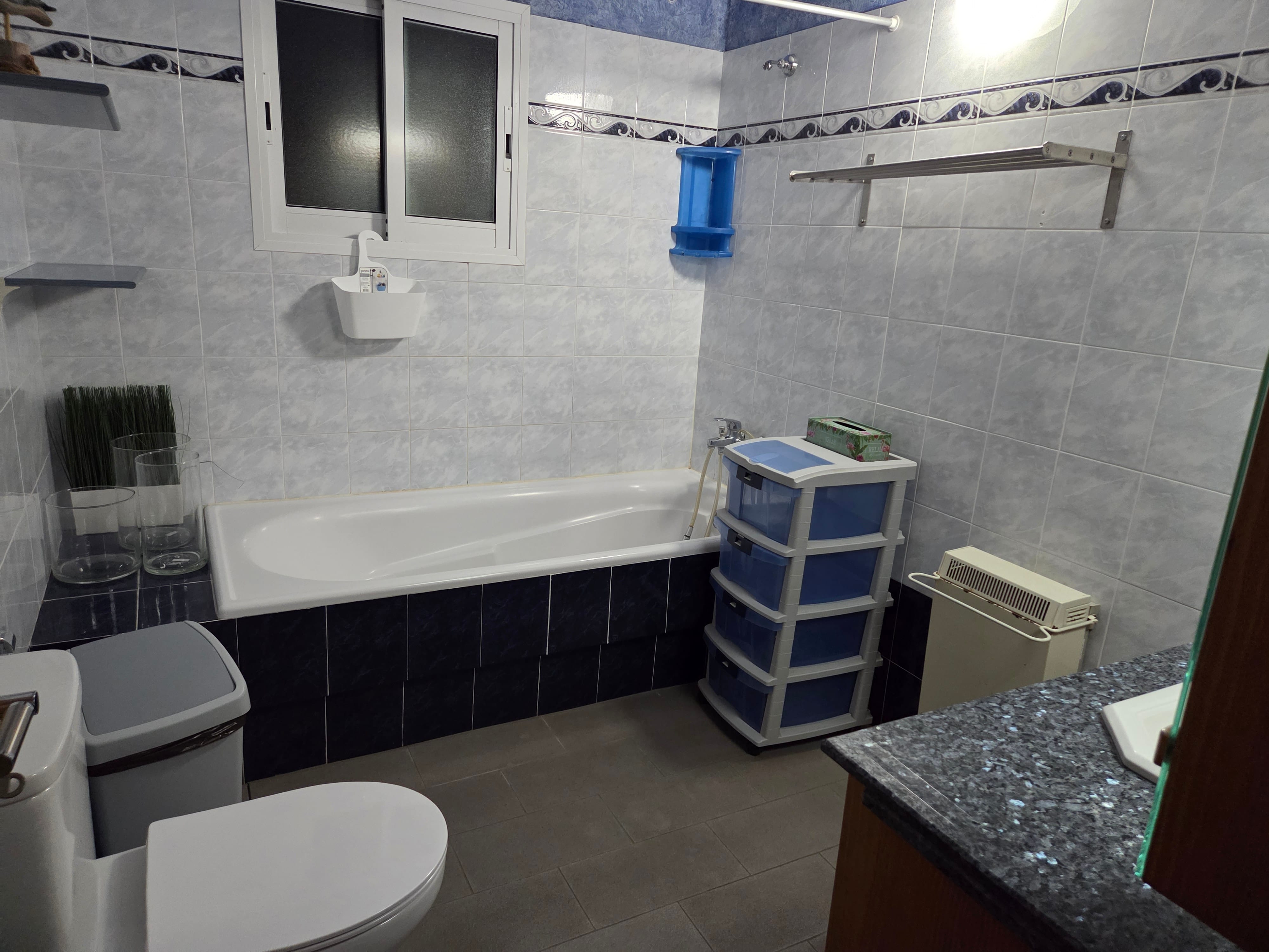 3 bedroom Semi-detached for rent