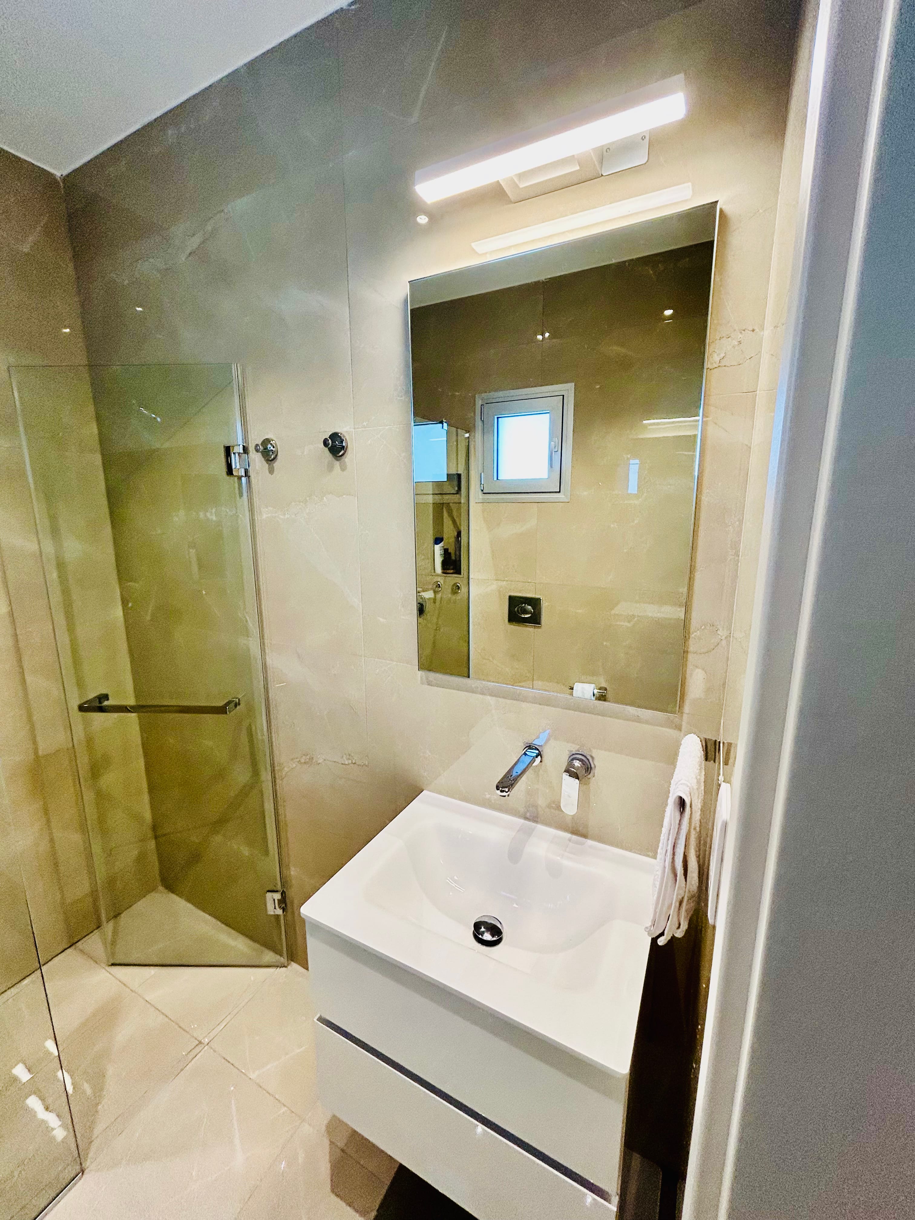 NEW 2 Bedroom Apartment in Platy