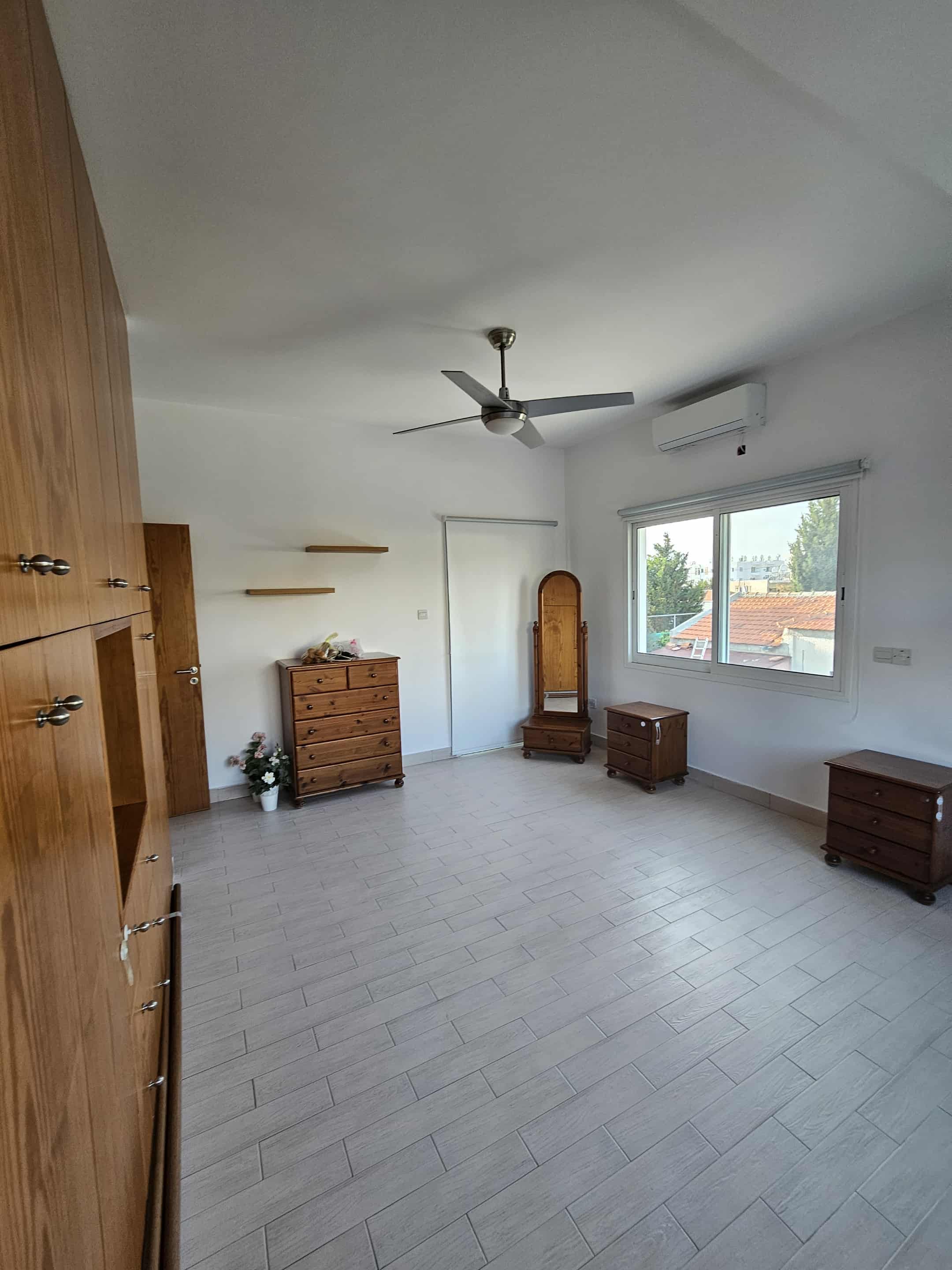 3 bedroom Semi-detached for rent