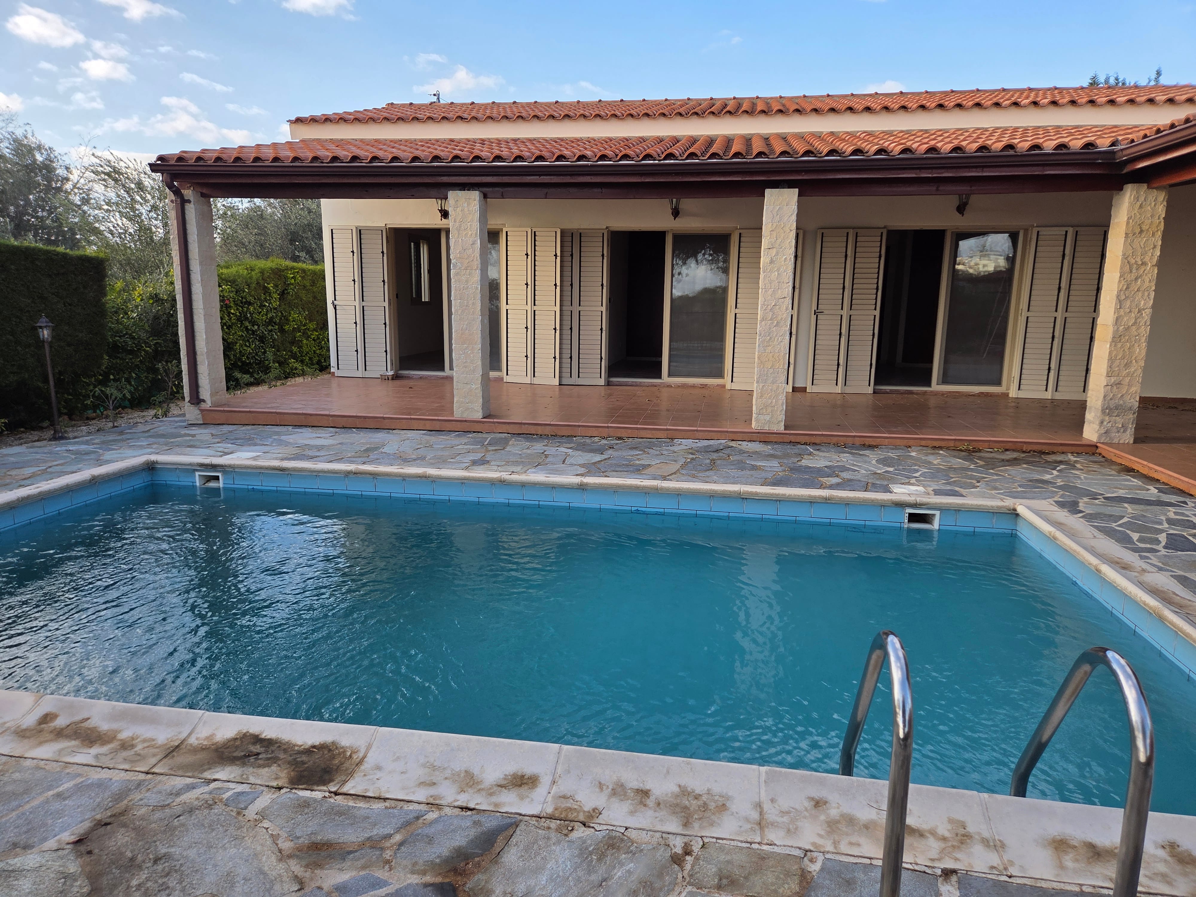 4 bedroom Detached house for rent