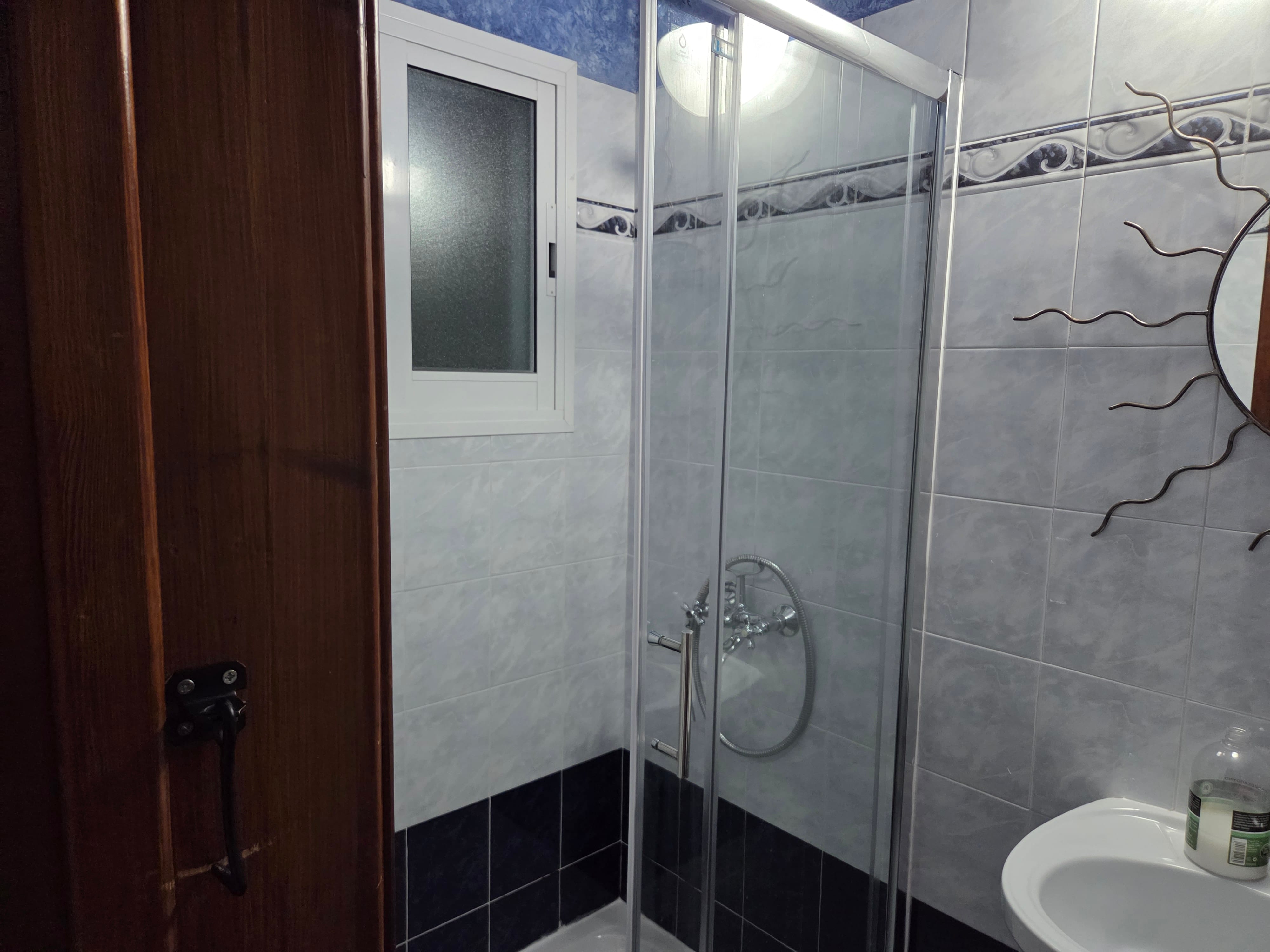 3 bedroom Semi-detached for rent