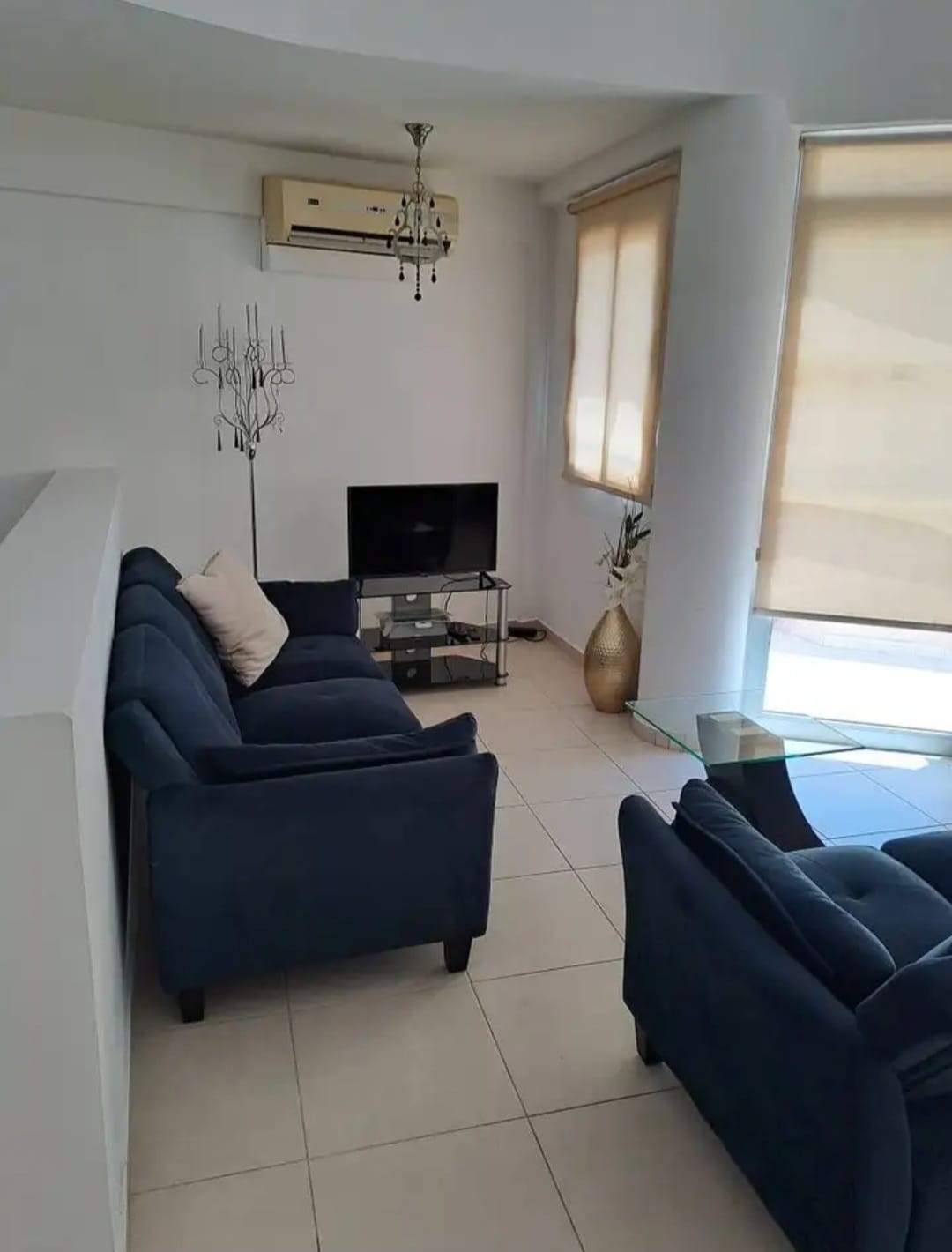 2 bedroom Semi-detached for rent