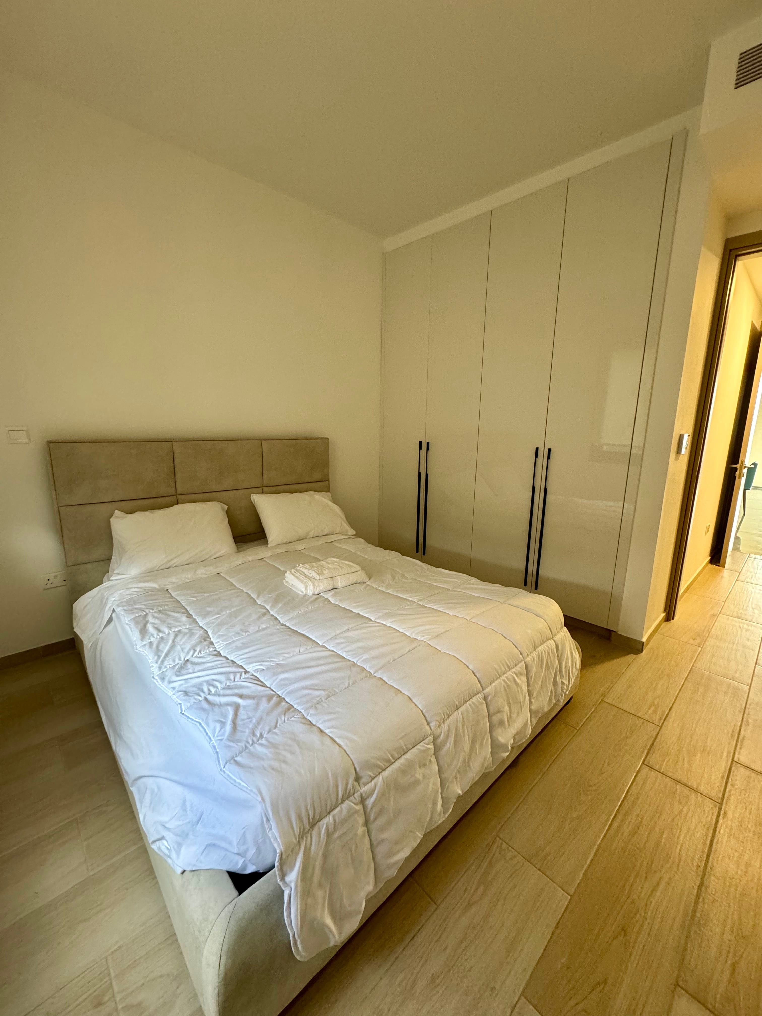 FOR RENT 2 BEDROOMS  €1050